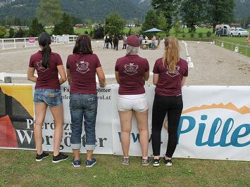 Unterstützung am Turnier durch die Vereinsmitglieder